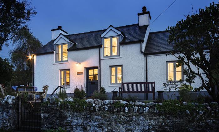 Brynglas Cottage